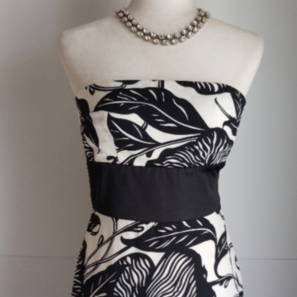 WHBM Black White Tropical Floral Bold Print Long Gown A-Line Strapless Gown Sz 2 - Picture 2 of 16